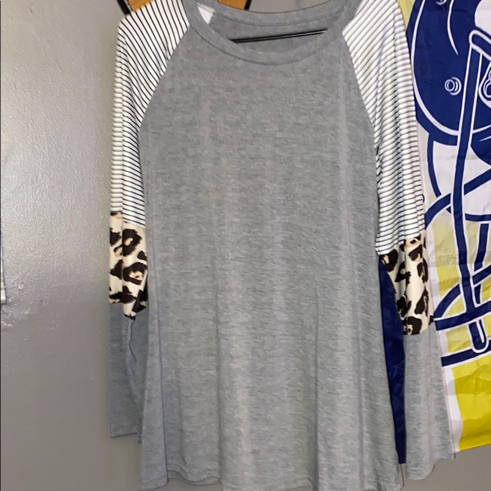 Grey long sleeve with leopard mid sleeve!